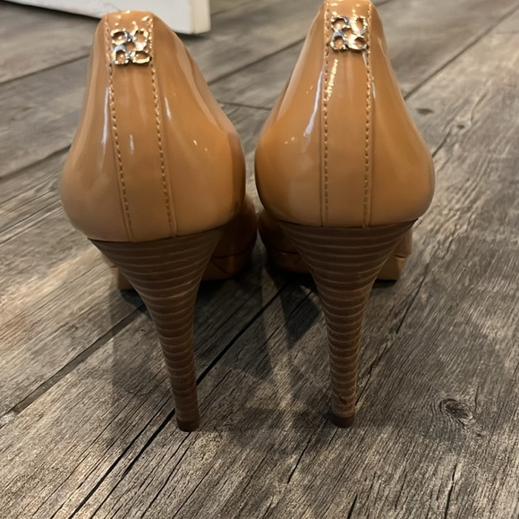 Coach Heels - Picture 2 of 4